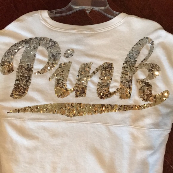 Gorgeous VINTAGE VICTORIAS SECRET PINK Sequinned top size Small!  Comfy! - Picture 3 of 8